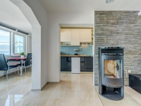Spacious Apartment in Arbanija with Terrace